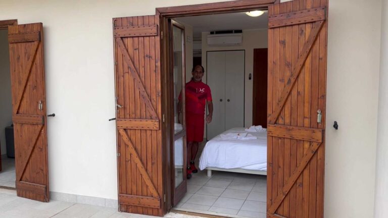 IMG_8553-frame-at-0m2s-min_compressed